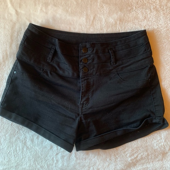 ✨Refuge Black High-Waisted Shorts - Size 10✨ - Picture 1 of 4